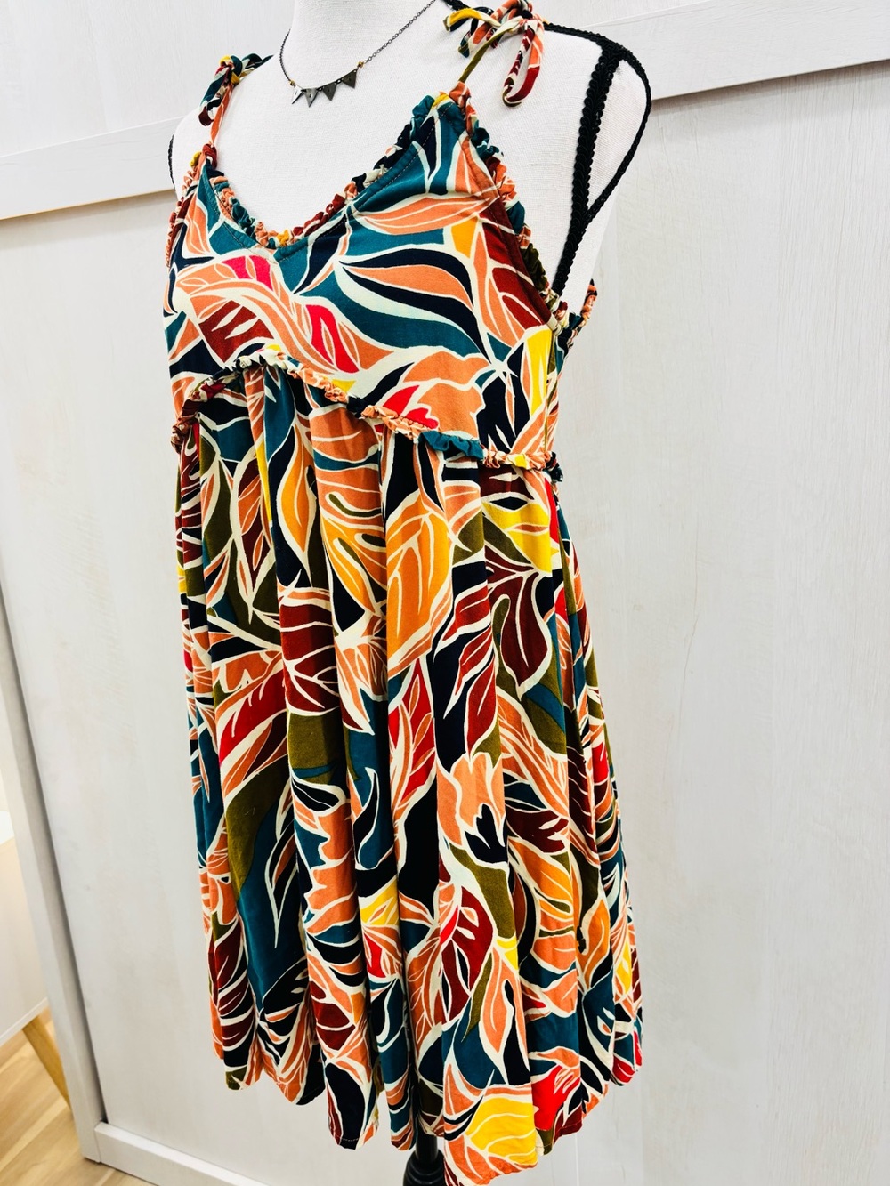 Boho Empire Waist Colorful Tie Shoulder Straps Leaf Pattern Flowy Size XS
